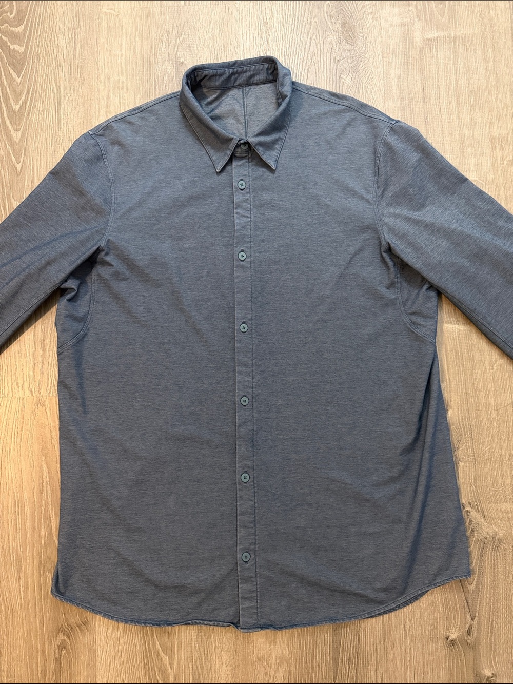 Lululemon Men’s Commission Long Sleeve Casual Button Down Blue Classic Fit Shirt